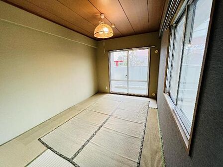 和室スペースです。畳のお部屋は寛げる空間ですね。