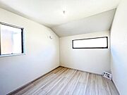 子供部屋にもちょうど良い大きさのお部屋です。