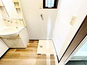 お天気を気にせずお洗濯ができ、室内干し可能です。
