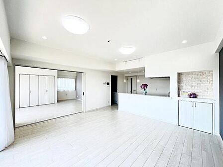 リビングダイニングになります。ご家族そろっての素敵な空間になりそうですね。