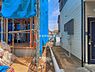 外観：前面道路を含めた現地写真です。