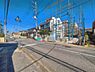 外観：前面道路を含めた現地写真です。