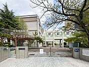 江戸川区立小松川小学校まで約400m（徒歩5分）