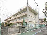 市川市立冨貴島小学校まで約530m（徒歩7分）
