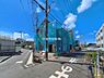 外観：前面道路を含めた現地写真です。