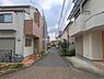 外観：前面道路を含めた現地写真です。