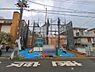 外観：前面道路を含めた現地写真です。