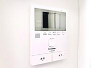 訪問者を確認できるTVモニター付きインターフォンです。
