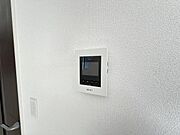 訪問者を確認できるTVモニター付きインターフォンです。