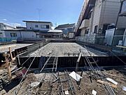 木造2階建てです。