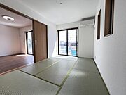 和室スペースです。畳のお部屋は寛げる空間ですね。