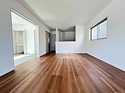 家族団らんの場所としてゆったりと居心地の良いリビングです。