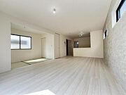 家族団らんの場所としてゆったりと居心地の良いリビングです。