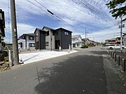 前面道路を含めた現地写真です。ぜひ周辺環境も併せてご覧ください。