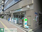 コンビニ 徒歩3分。 170m