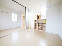 レグルス 102 1階1LDKのリビング/ダイニング