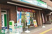 ファミリーマート伝通院前店 徒歩1分。 40m