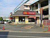マクドナルド東松戸駅前店 30m