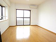洋室10帖　2面採光換気