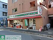 ローソンストア100上中里3丁目店 360m