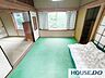 室内：2階和室。大きな窓から心地よい風が入ります