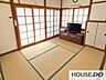 室内：日差しの差し込む明るい部屋は光熱費も節約できます。