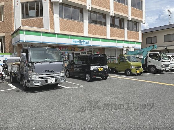 画像6:ファミリーマート　生駒東松ヶ丘店まで170メートル