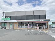 セブンイレブン　奈良三碓2丁目店まで1300メートル