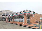 セブンイレブン　生駒白庭台駅前店まで2800メートル