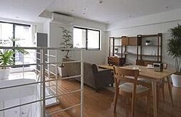 レジデンス三宿 0101 1階1SLDKのリビング/ダイニング