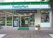 ファミリーマート 215m
