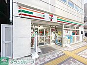 セブンイレブン目黒青葉台3丁目店 徒歩2分。 110m