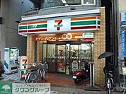 セブンイレブン 徒歩1分。コンビニ 10m