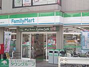 ファミリーマート太子堂三丁目店 徒歩5分。コンビニ 370m