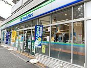ファミリーマート小滝橋通り店 徒歩6分。 450m