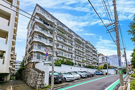 駅徒歩5分の好立地!毎日の暮らしにゆとりができ、充実した生活が送れそうな利便性の高い立地です。