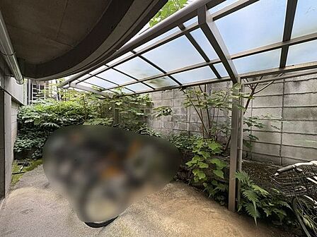 【駐輪場】きちんと整頓された自転車置き場。管理状態の良さがうかがえます。※空き状況は担当までお問い合わせください。