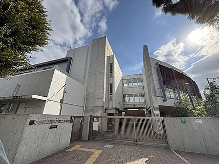 杉並区立高井戸第二小学校 徒歩7分。 520m