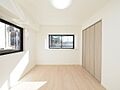 部屋に対して窓...
