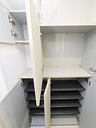 玄関には両開きシューズボックス、容量も十分です！
