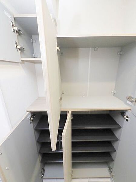 玄関を拡大表示