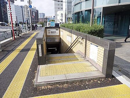 新富町駅(東京メトロ 有楽町線) 徒歩7分。 560m