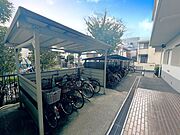 敷地内駐輪場有り（空き状況はお問い合わせ下さい。）