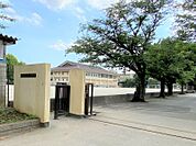第一中学校／徒歩約20分／約1600ｍ