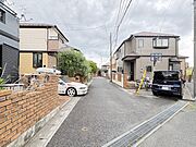 前面道路は交通量が少なくお子様の登下校も安心です。