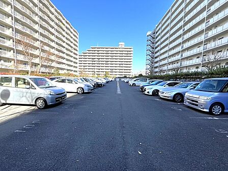 敷地内平面駐車場あり☆※最新の空き状況は担当までお問い合わせ下さい。