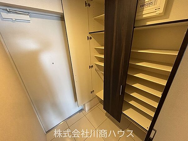 玄関を拡大表示