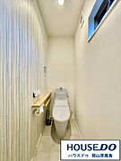 朝の忙しい時間にも活躍してくれそうな、トイレは1階と2階に配置しています♪