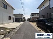 西側前面道路は約4ｍの幅員です。