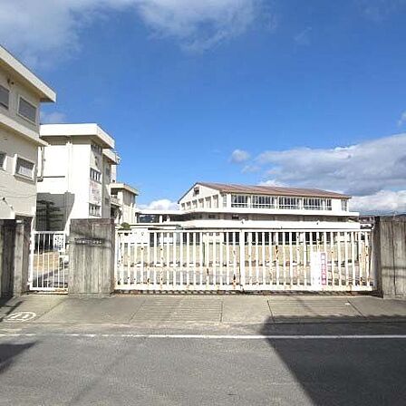 岡山市立宇野小学校岡山市立宇野小学校 1050m
